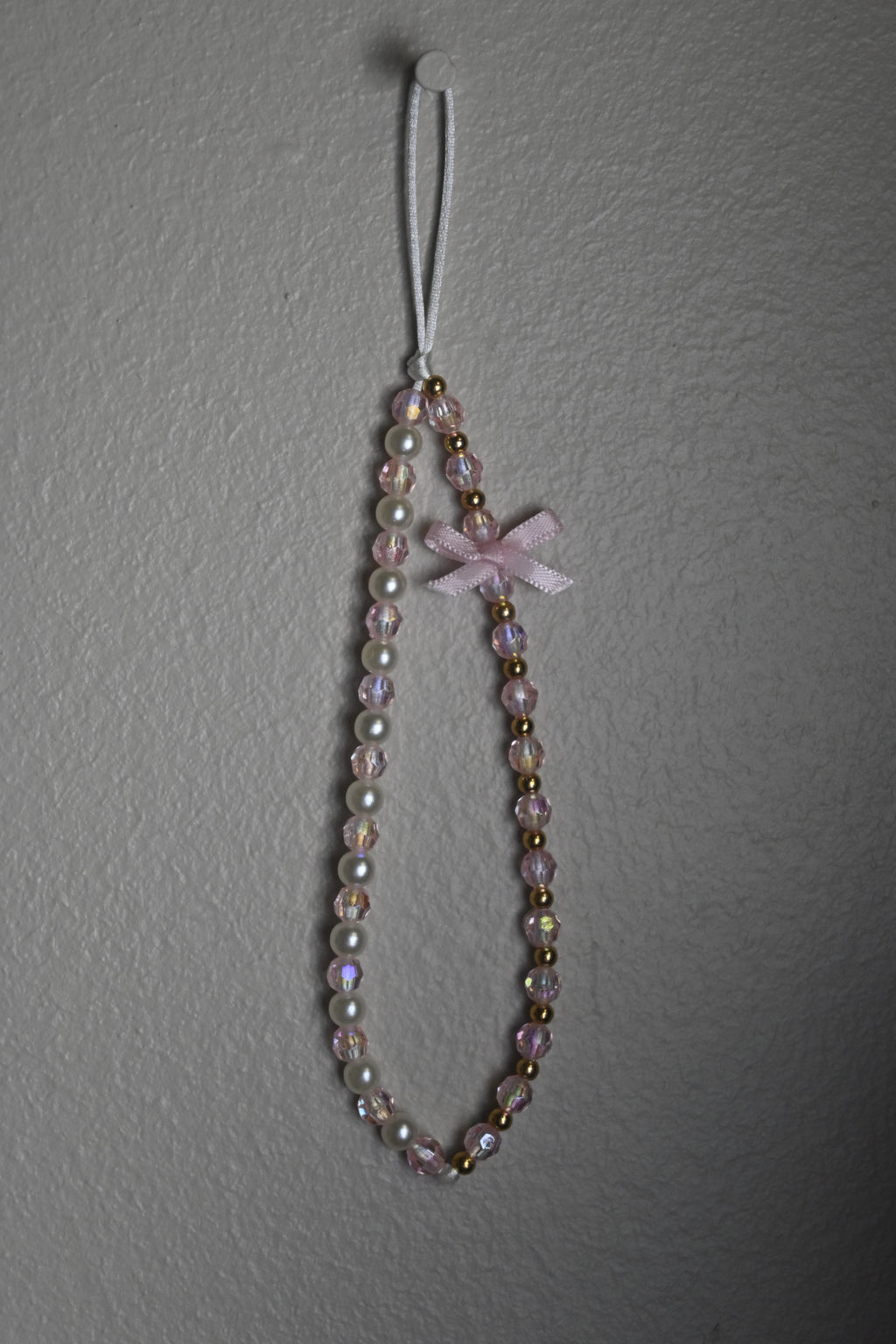 🌸 Pretty in Pink Phone Charm – Pearl, Crystal & Gold Beaded Accessory