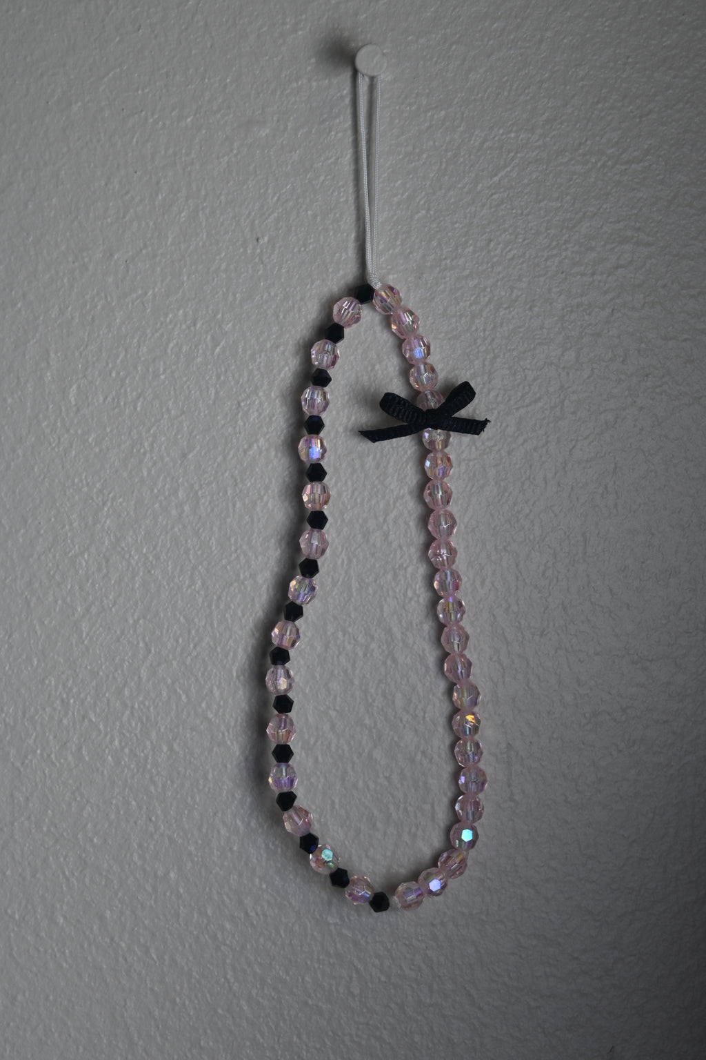 🖤 Dark Romance Phone Charm – Handmade Aesthetic Accessory