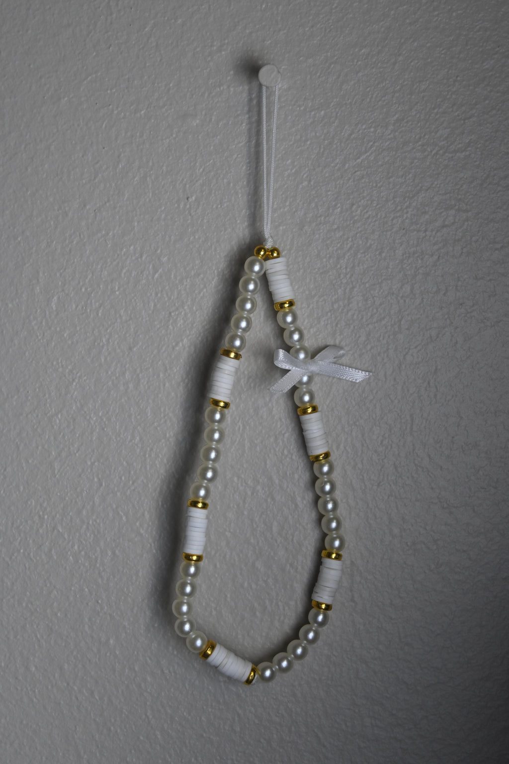 🤍 Pure Charm Phone Charm – White Pearl Beaded Aesthetic Accessory