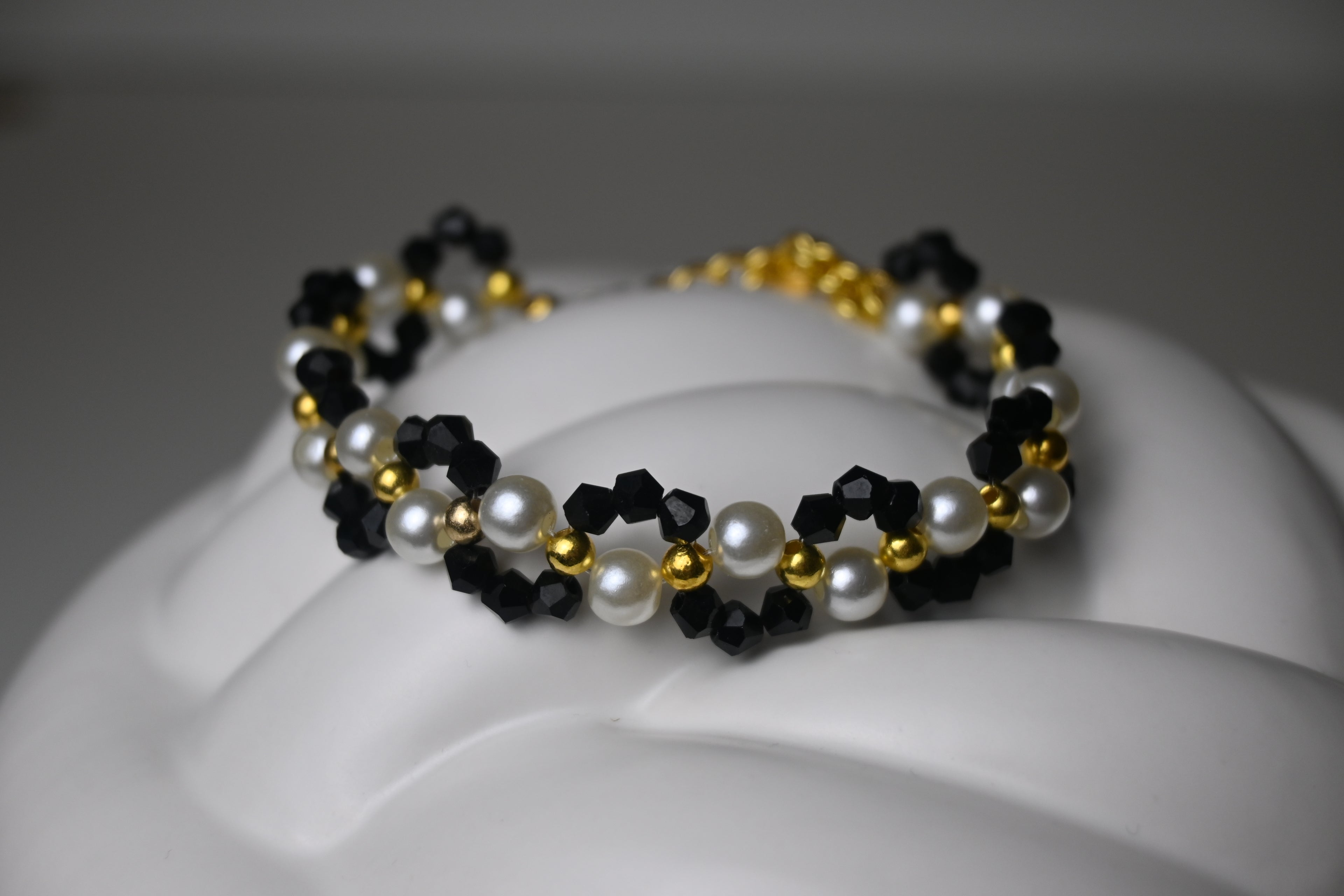Handmade Crystal & Pearl Bracelet – Black or Green Variant
