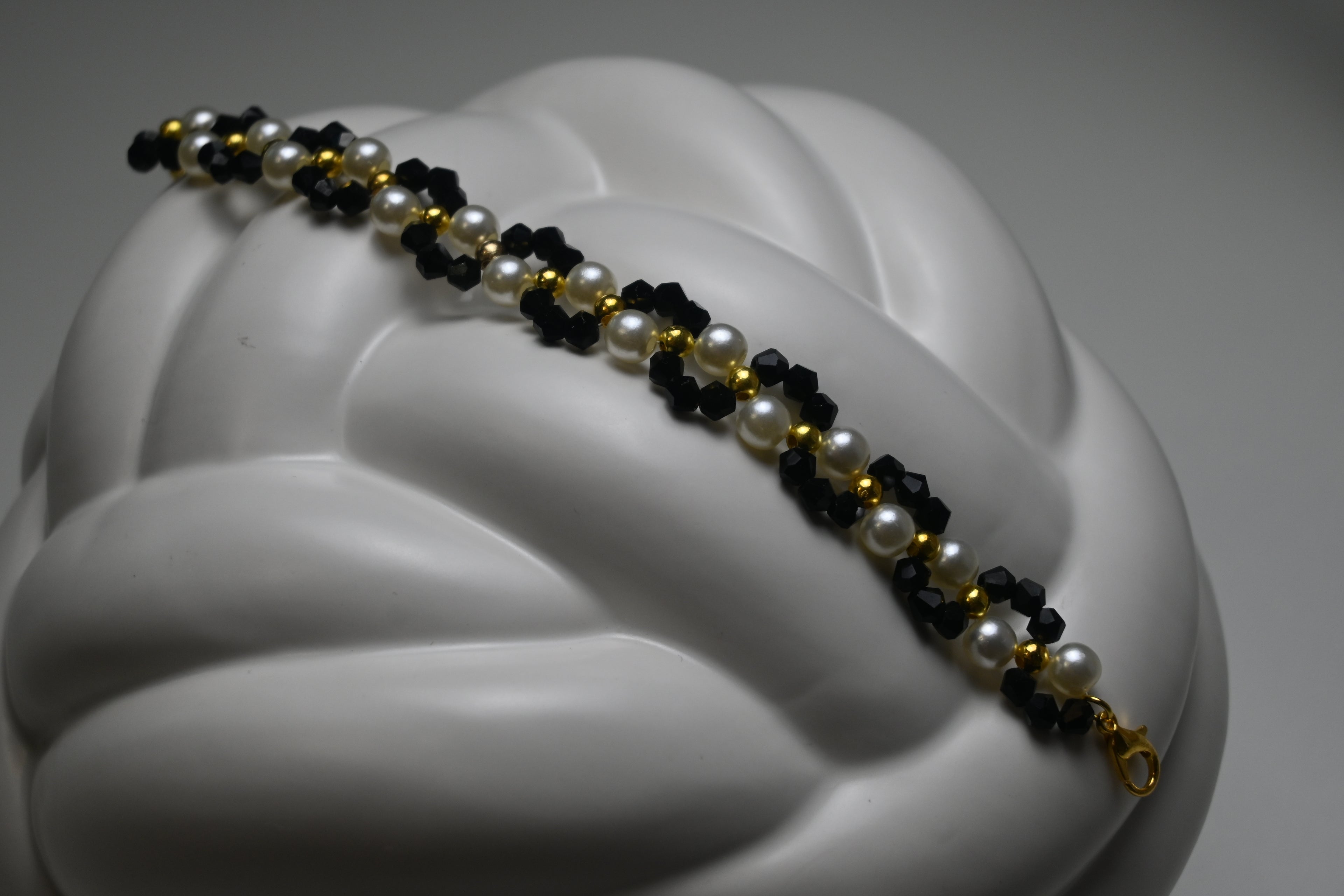 Handmade Crystal & Pearl Bracelet – Black or Green Variant